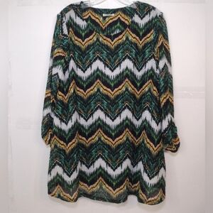 Est 1946 Women's Chevron Patterned Green and Black Top Size (L)